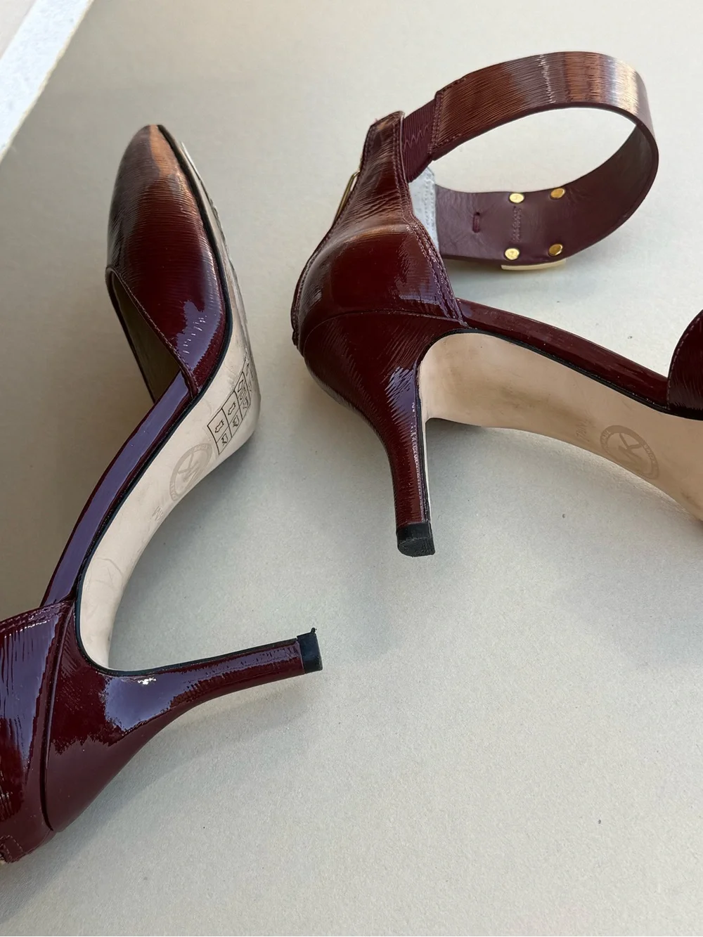 Michael Kors Glossy Burgundy Patent Slingback with Gold Hardware Women Size 7.5